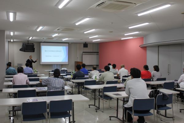 定期夜間勉強会　全体風景（１）